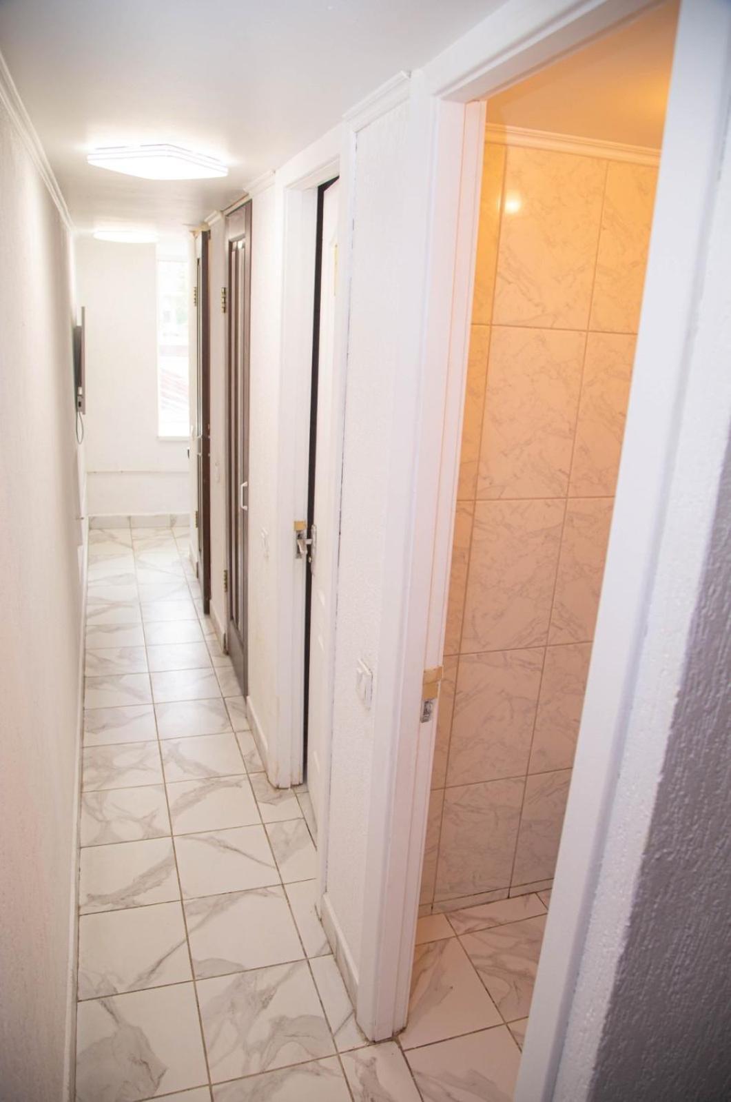 Sun City Hostel 4 Kyiv Exterior photo